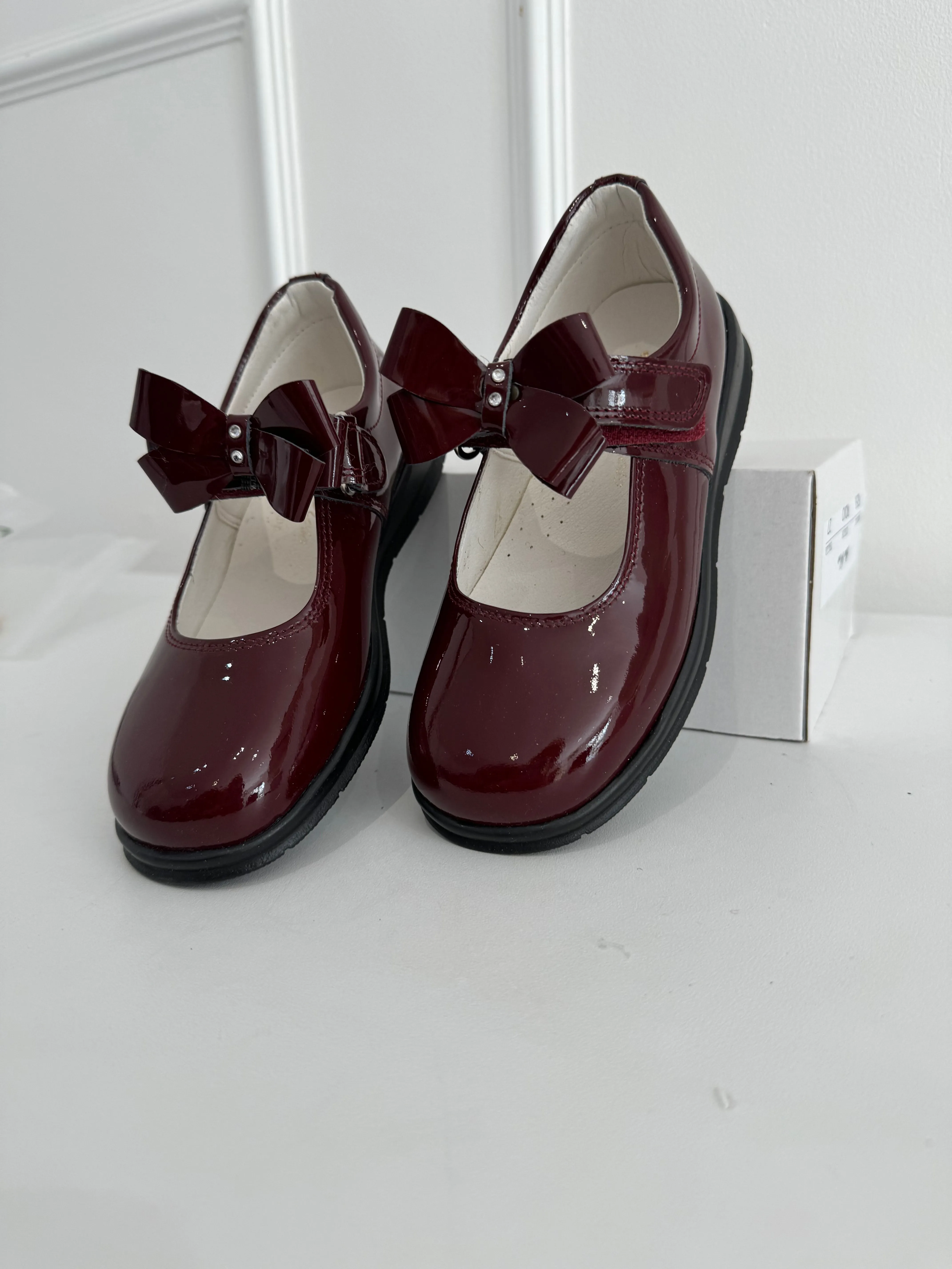 6273 Burgundy School Shoes - Double Diamond Bow (Flat Sole)