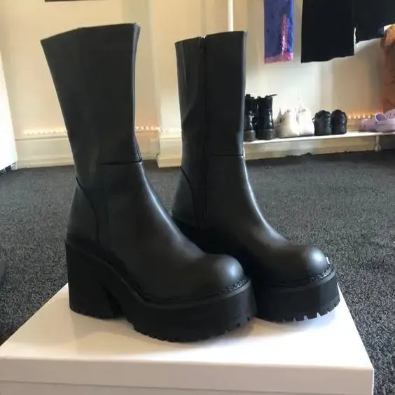 Gothic Platform High-Heeled Mid-Calf Boots – Bold Winter Style