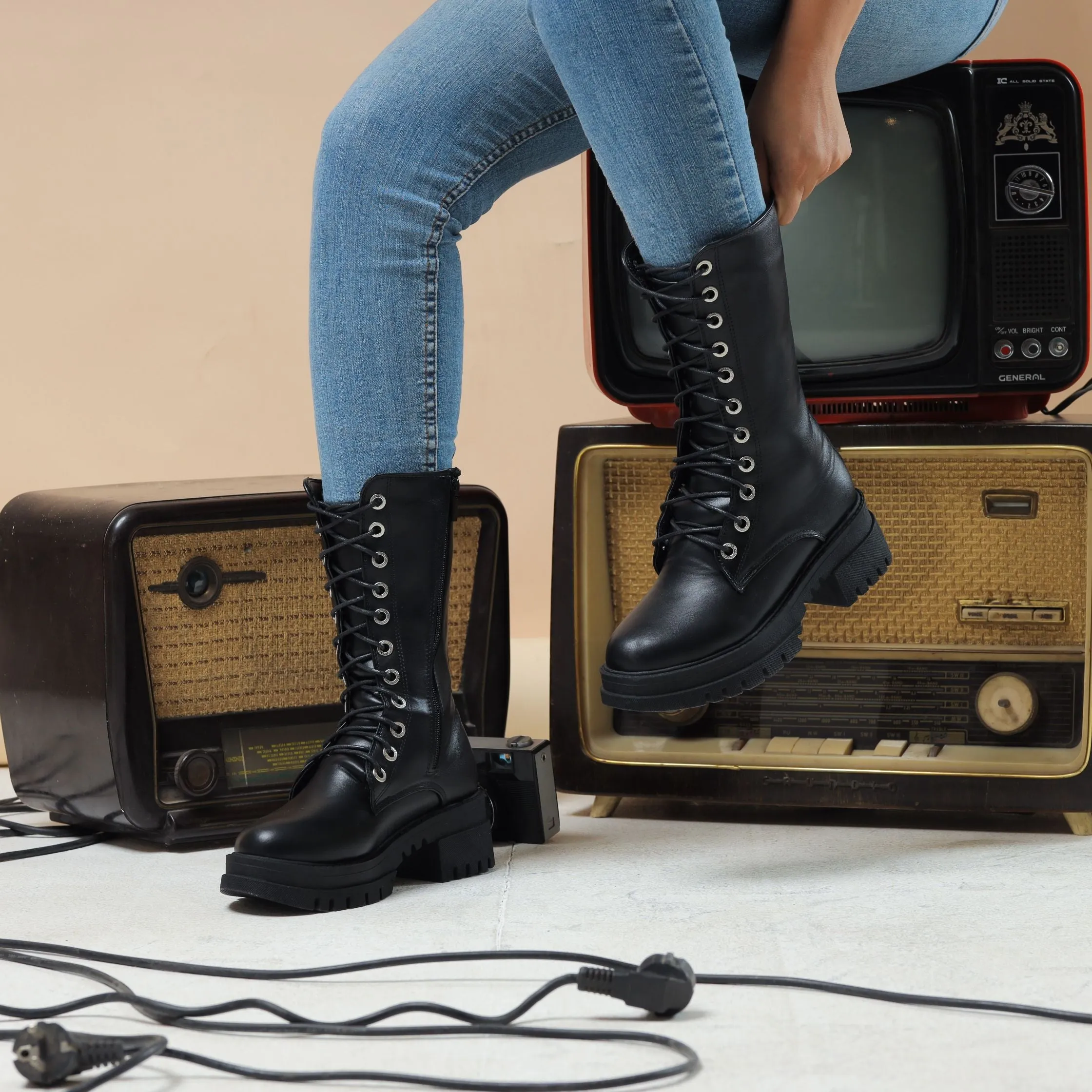 High Laceup & Zipper Plain Leather Boots - Black