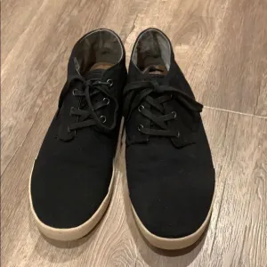 🎉last deal 🎉Men’s Toms shoes 👟