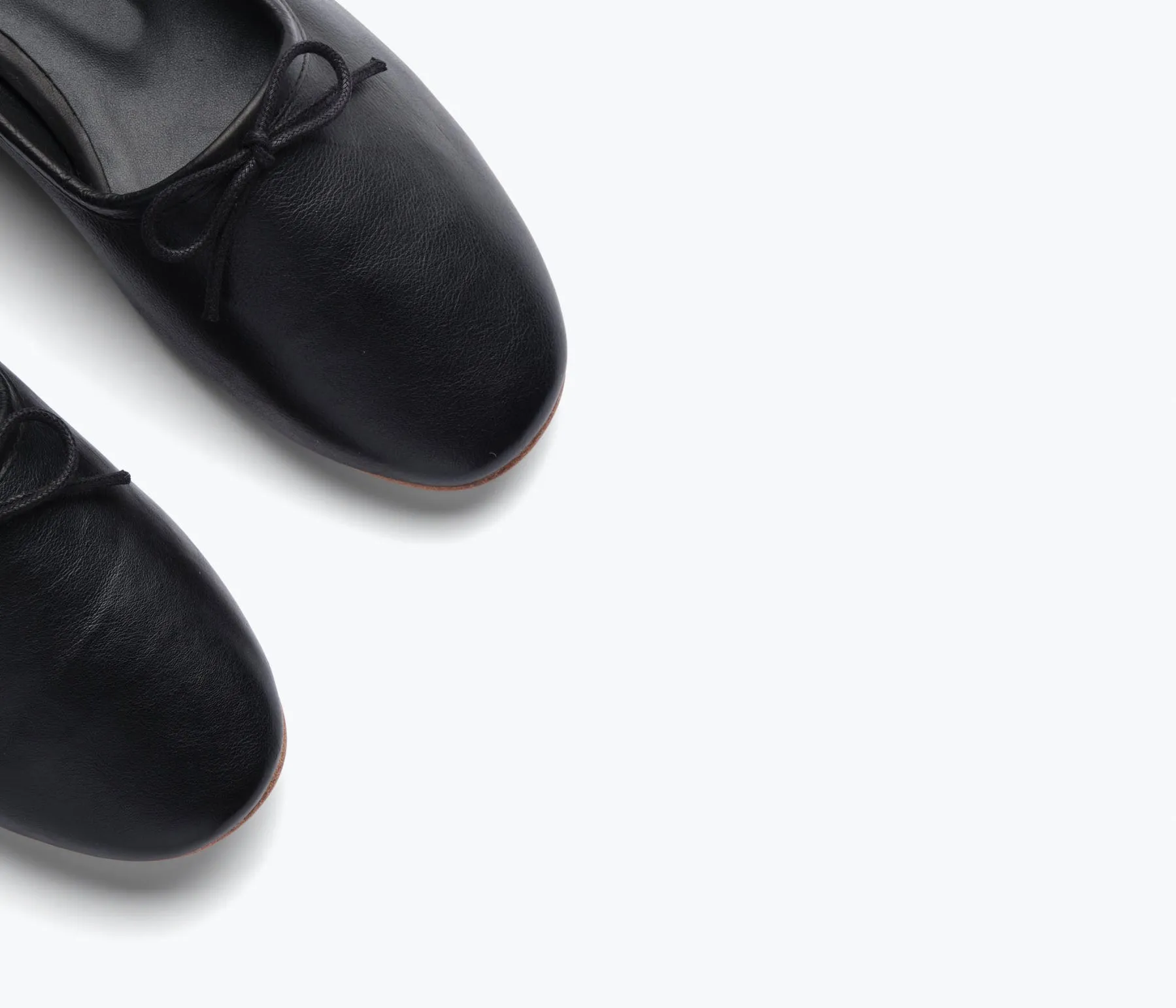 Roma Flat in Black