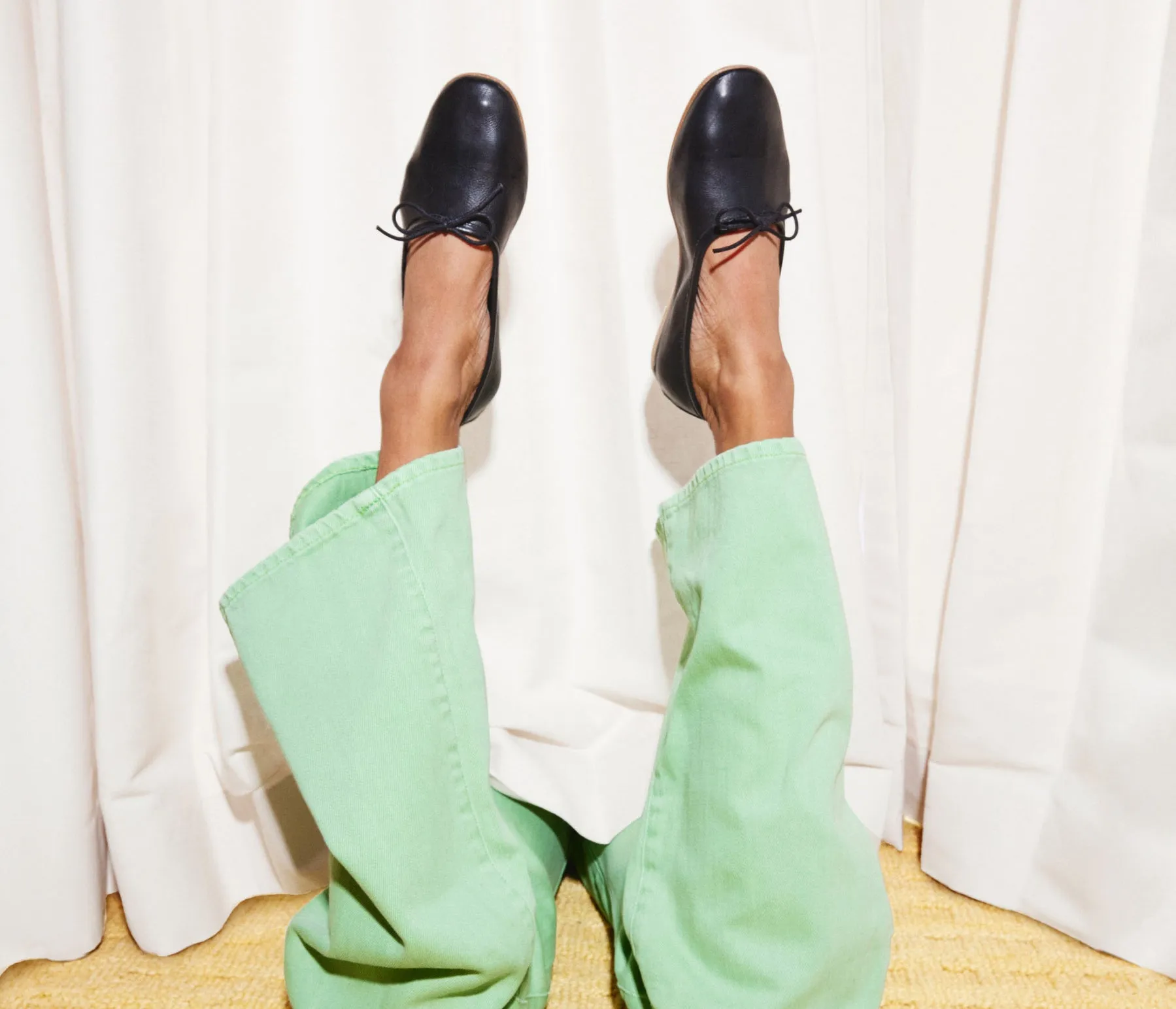 Roma Flat in Black
