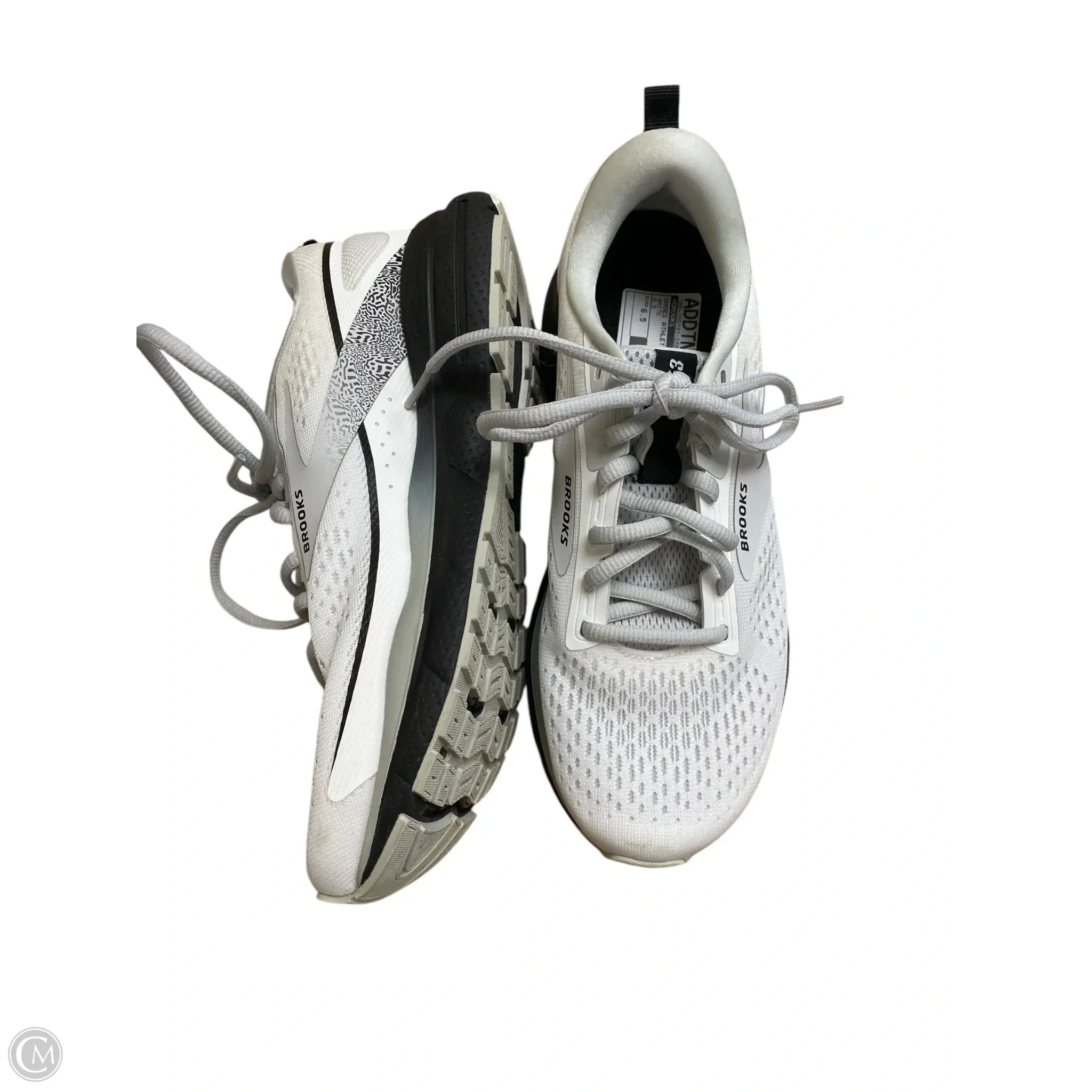 Shoes Athletic By Brooks In White, Size: 6.5