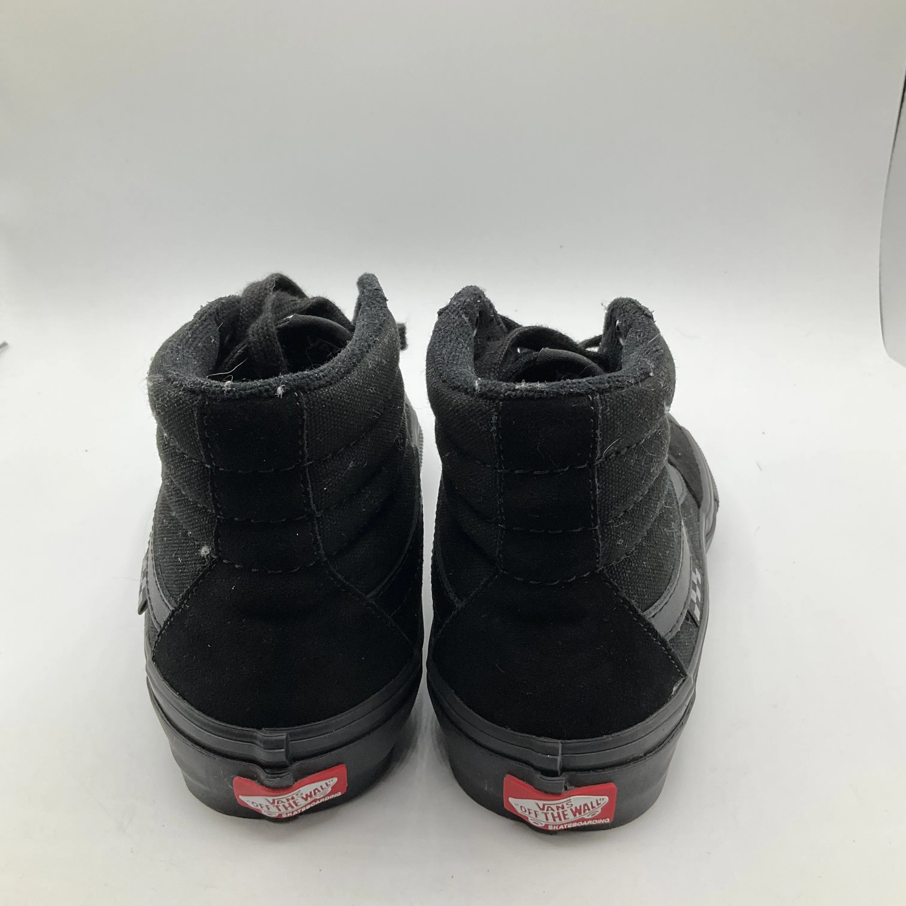 Shoes Sneakers By Vans  Size: 7