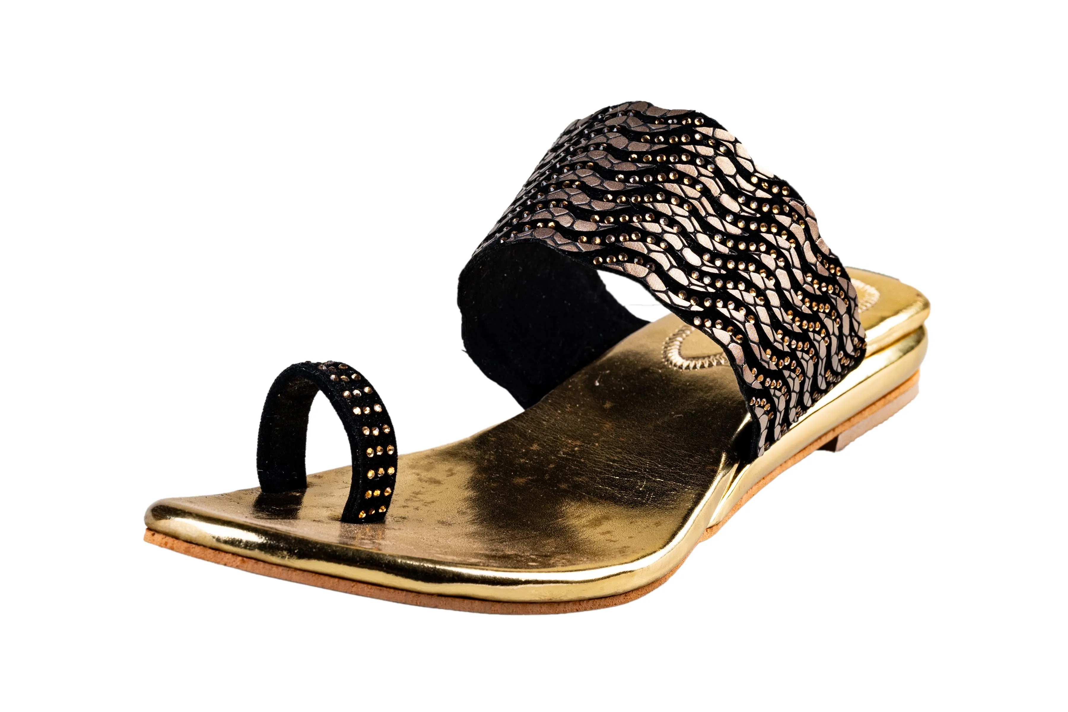 Trendz Ladies Black / Golden Chappal