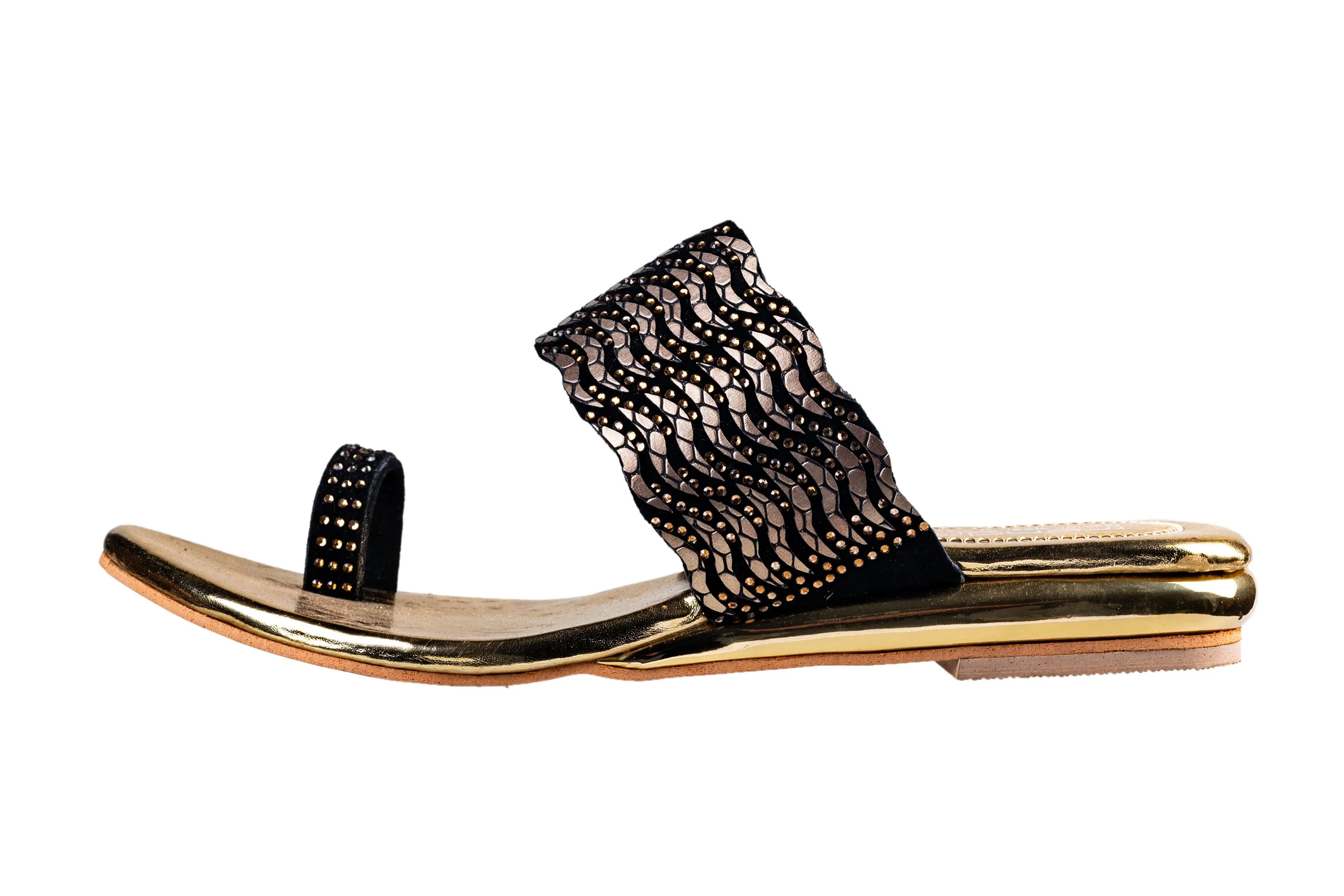 Trendz Ladies Black / Golden Chappal