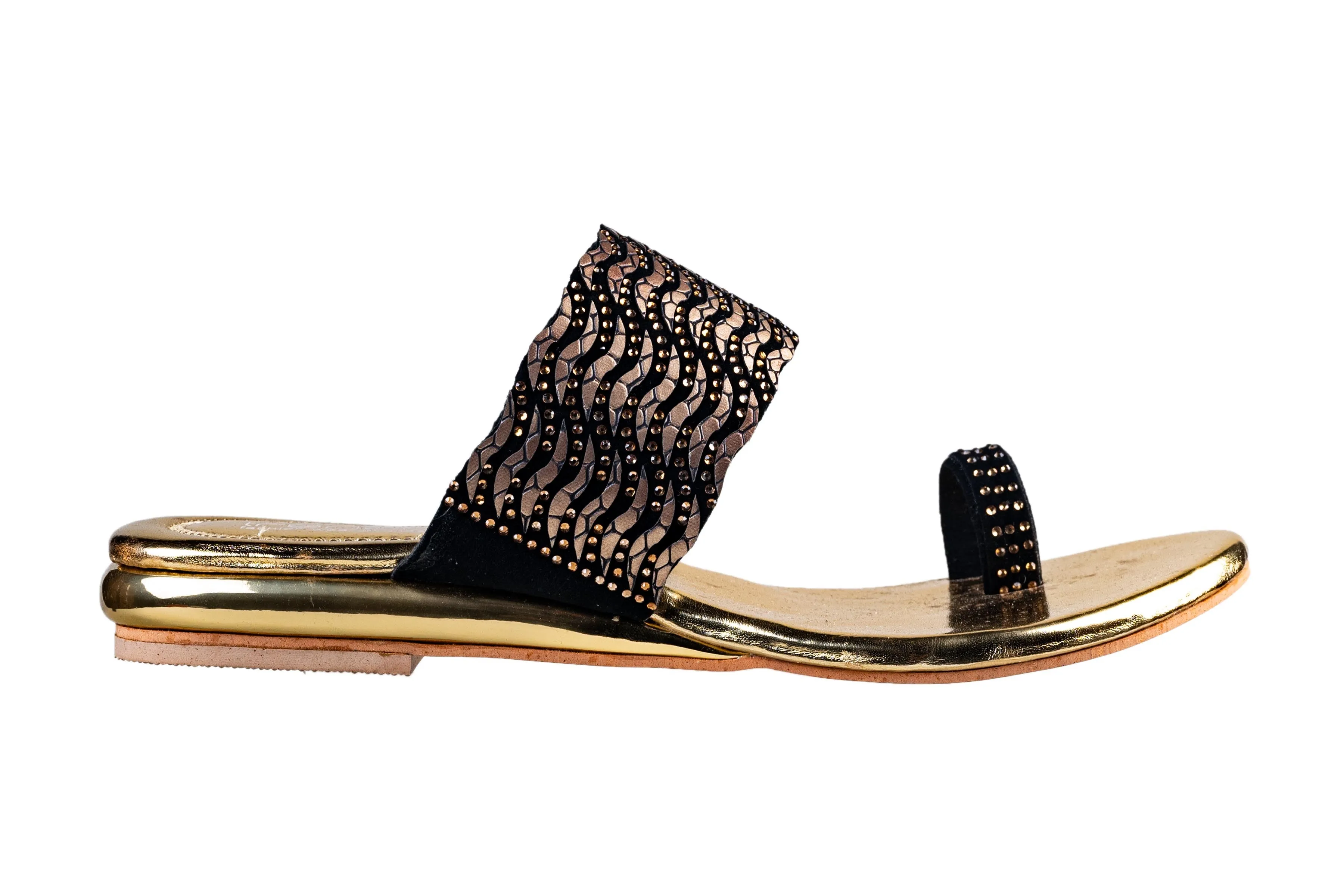 Trendz Ladies Black / Golden Chappal