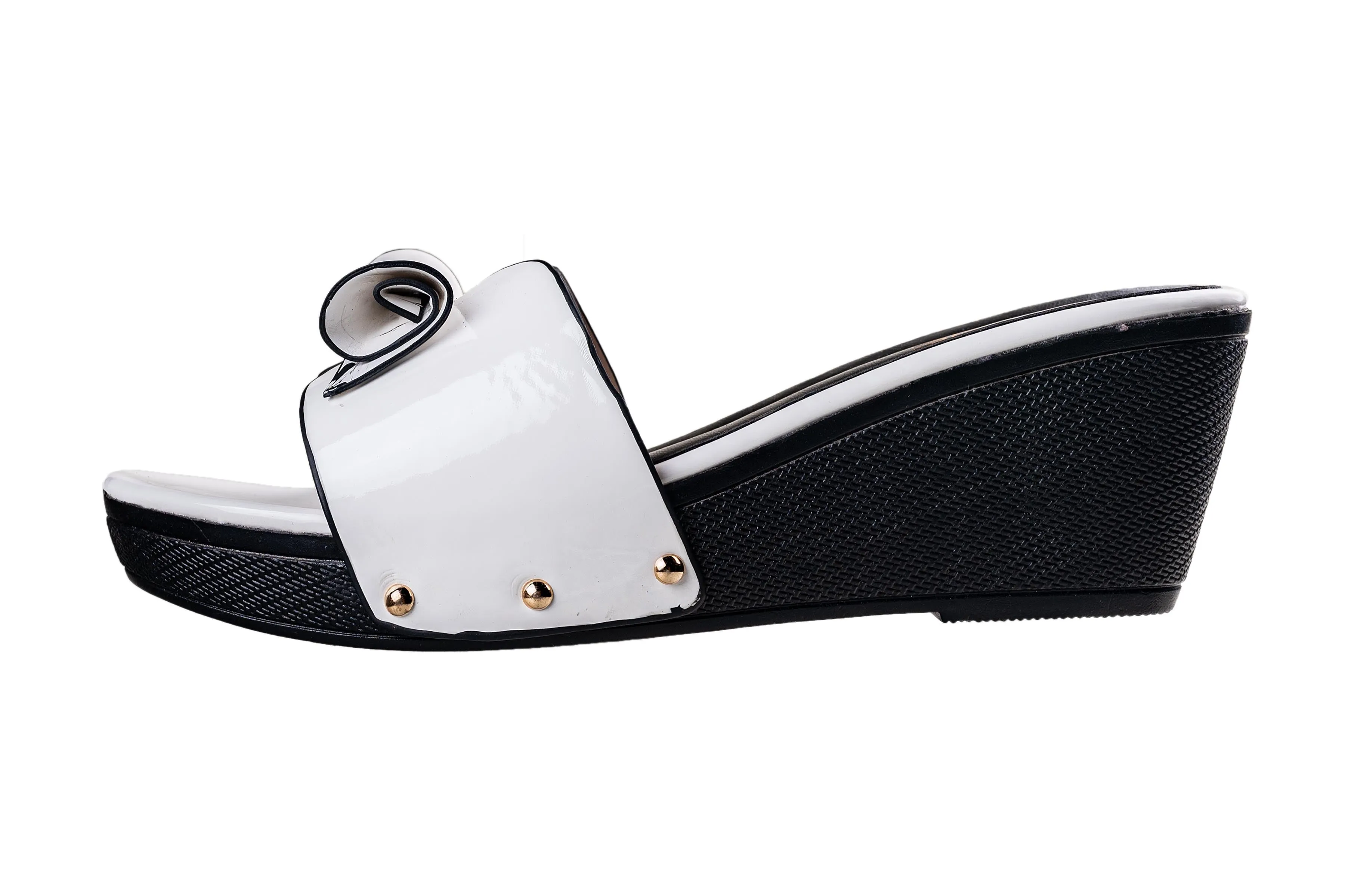 Trendz Ladies White / Black Chappal
