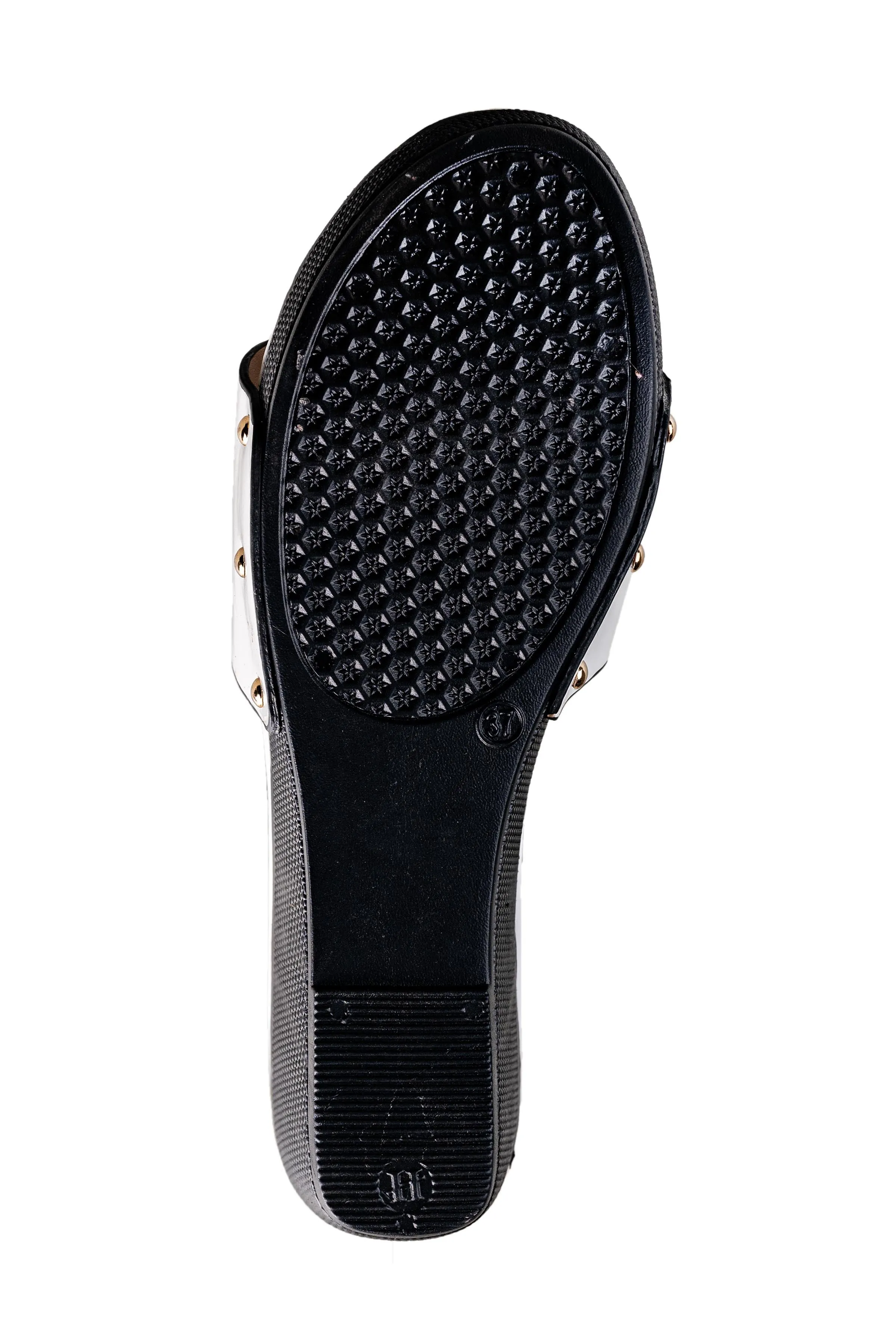 Trendz Ladies White / Black Chappal
